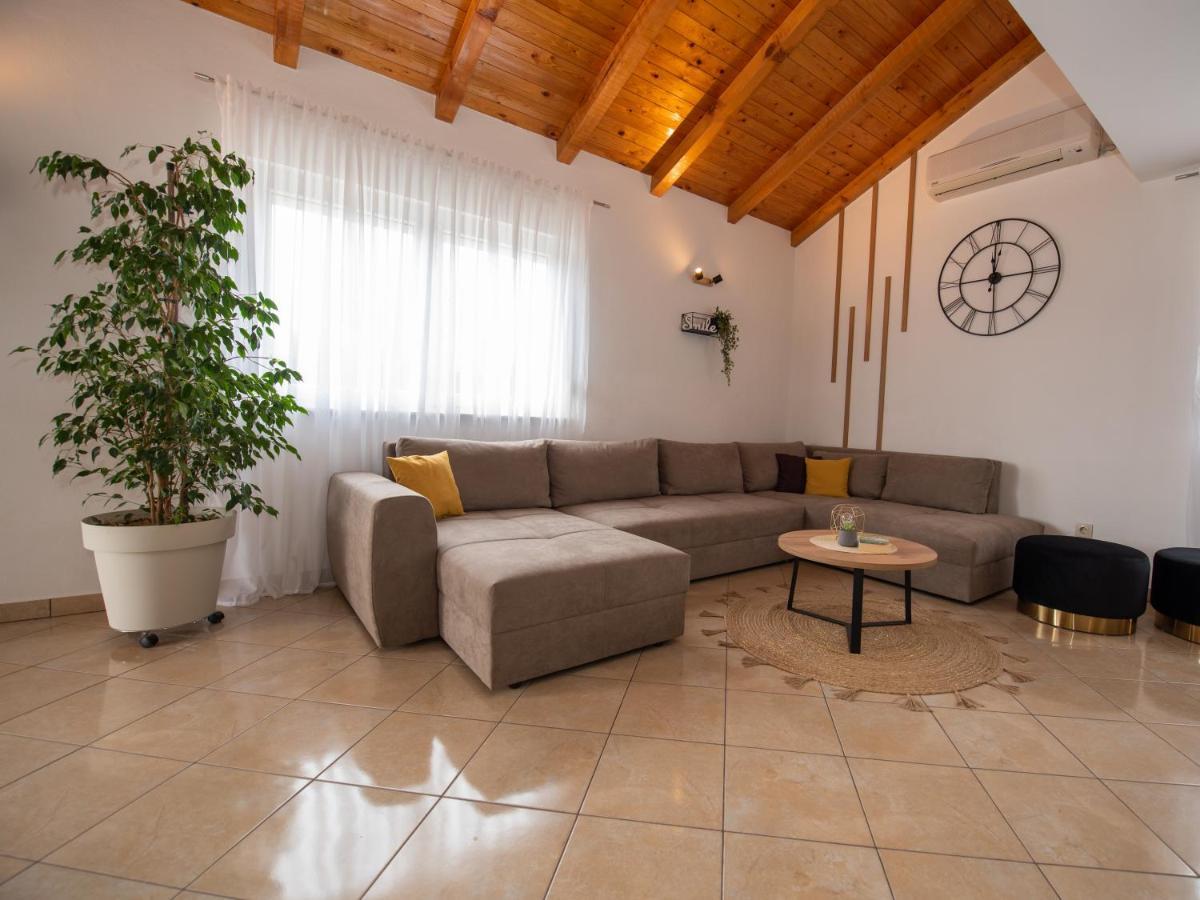 Holiday Home Near Trogir Kaštel Štafilić Zewnętrze zdjęcie